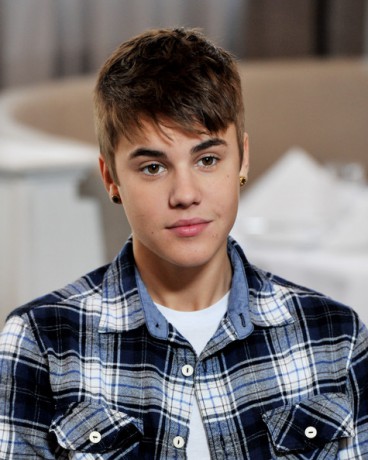 2596902_Justin+Bieber+Justin+Bieber+Exclusive+Interview+YIF-9ObzntFl